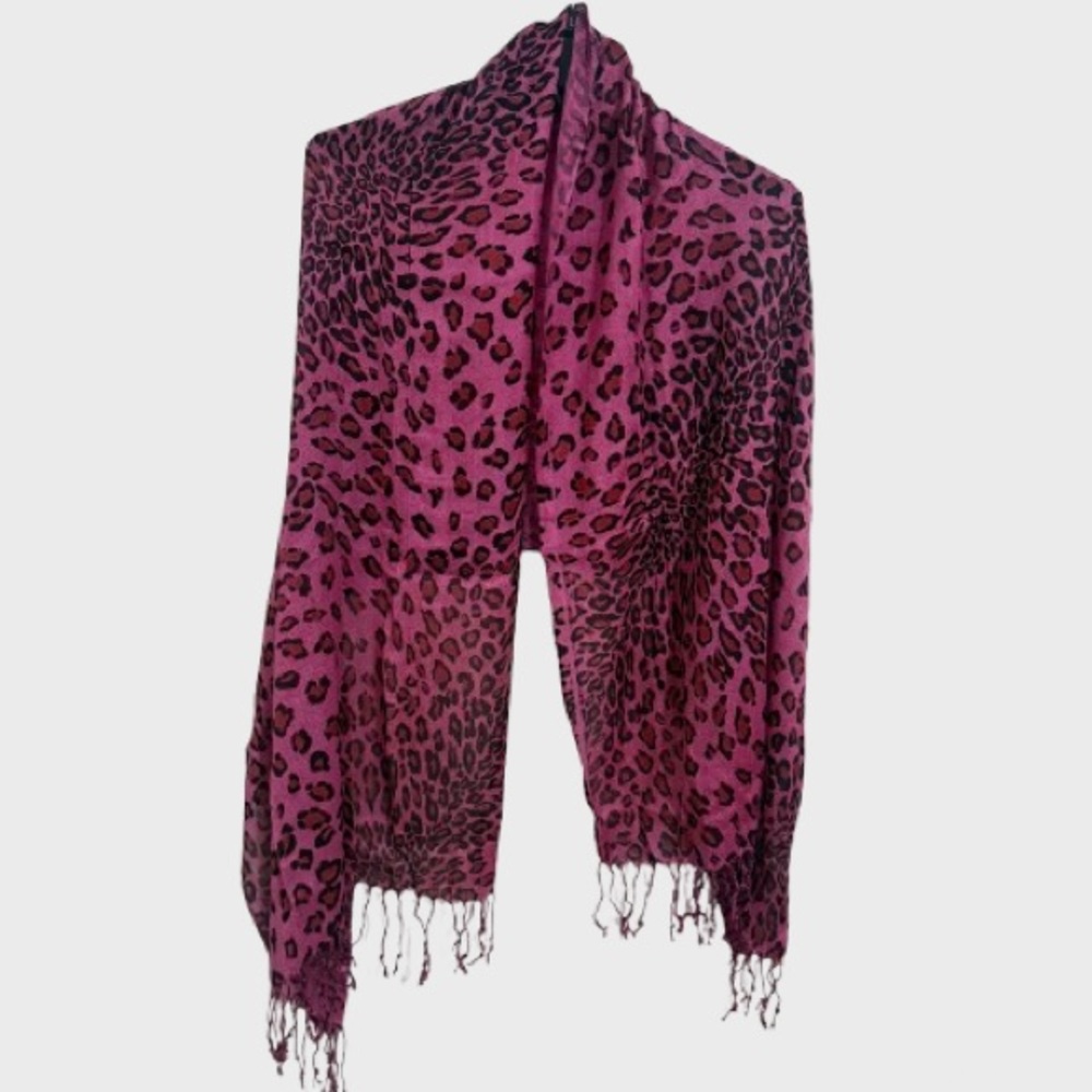 Chic Pink Leopard Print Scarf